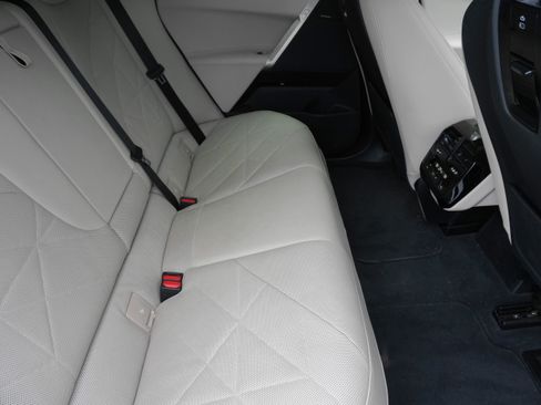 Used 2024 BMW iX xDrive50 w/ Premium Package AWD/4WD image 32