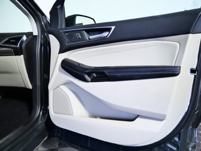 Certified 2024 Ford Edge Titanium AWD/4WD image 11