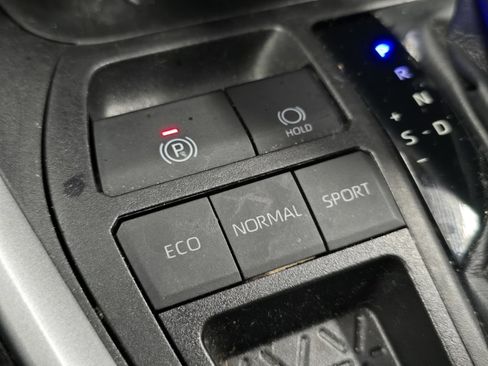 Certified 2023 Toyota RAV4 LE image 6