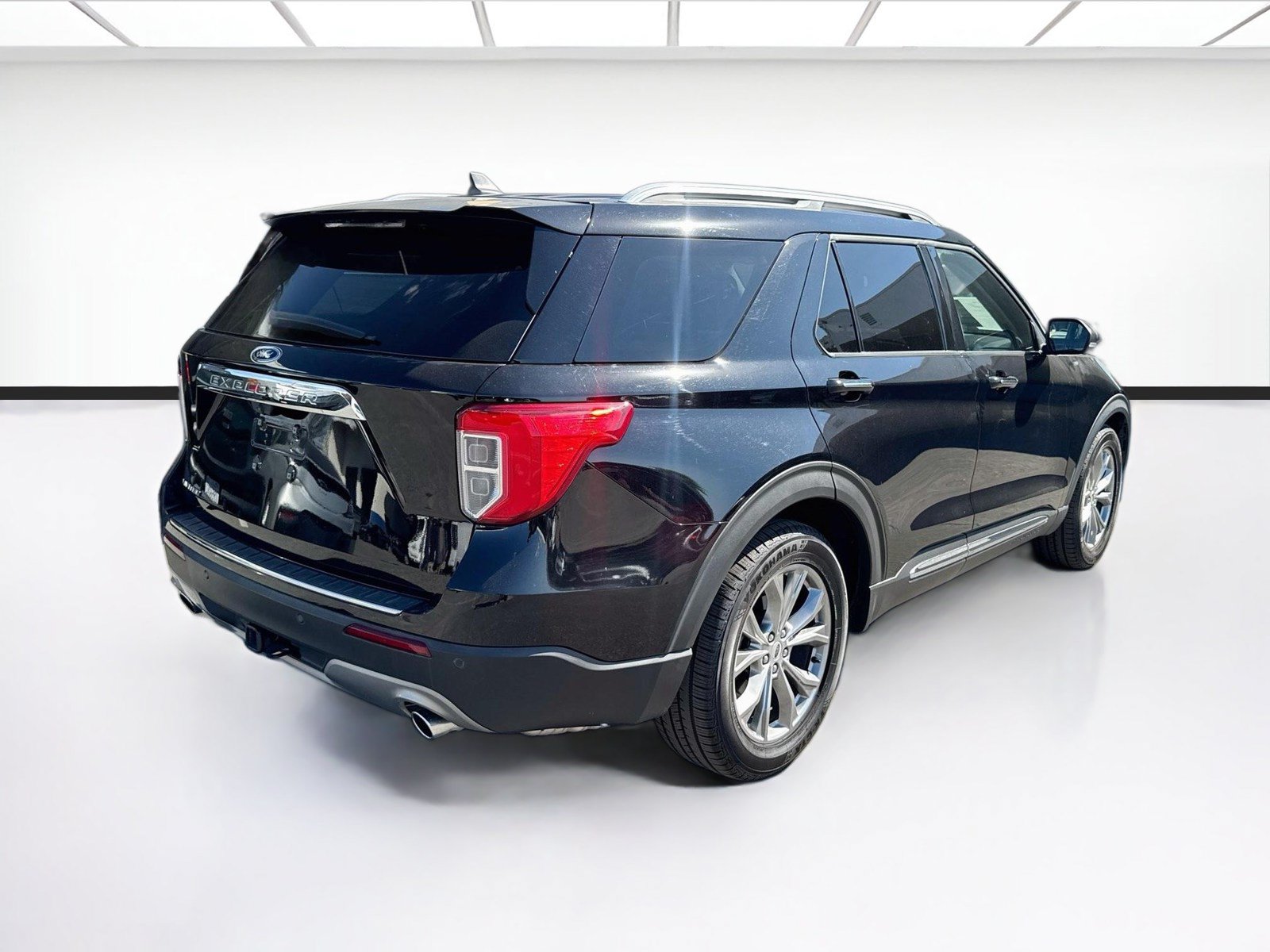 Used 2021 Ford Explorer Limited w/ Equipment Group 301A RWD image 4