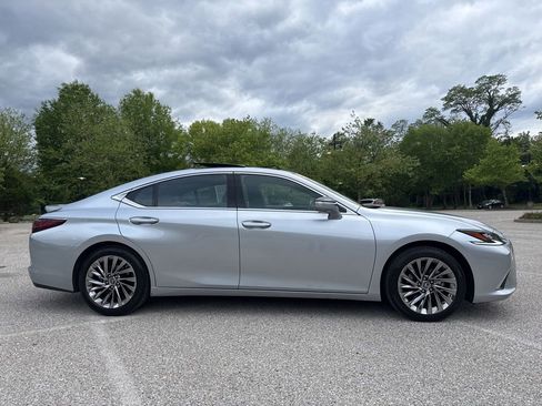 Used 2025 Lexus ES 350 Ultra Luxury FWD image 11