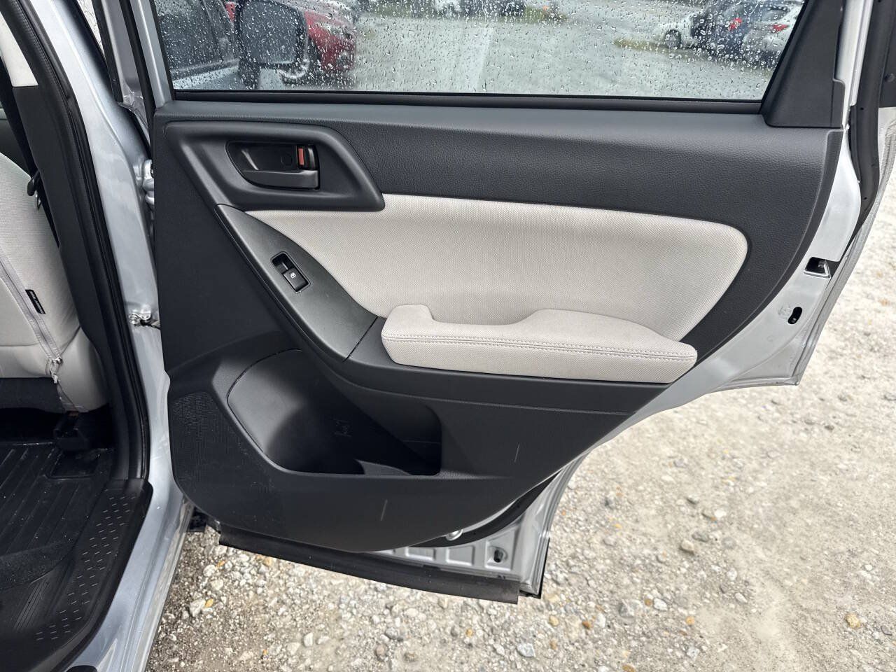 Used 2015 Subaru Forester 2.5i AWD/4WD image 15