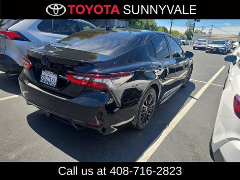 Used 2022 Toyota Camry SE FWD image 2