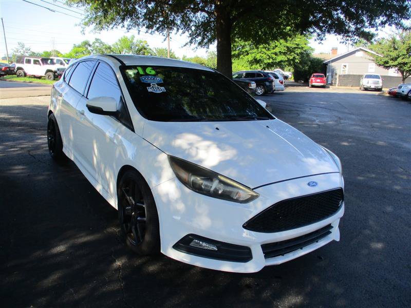 Used 2016 Ford Focus ST w/ Equipment Group 401A FWD image 1