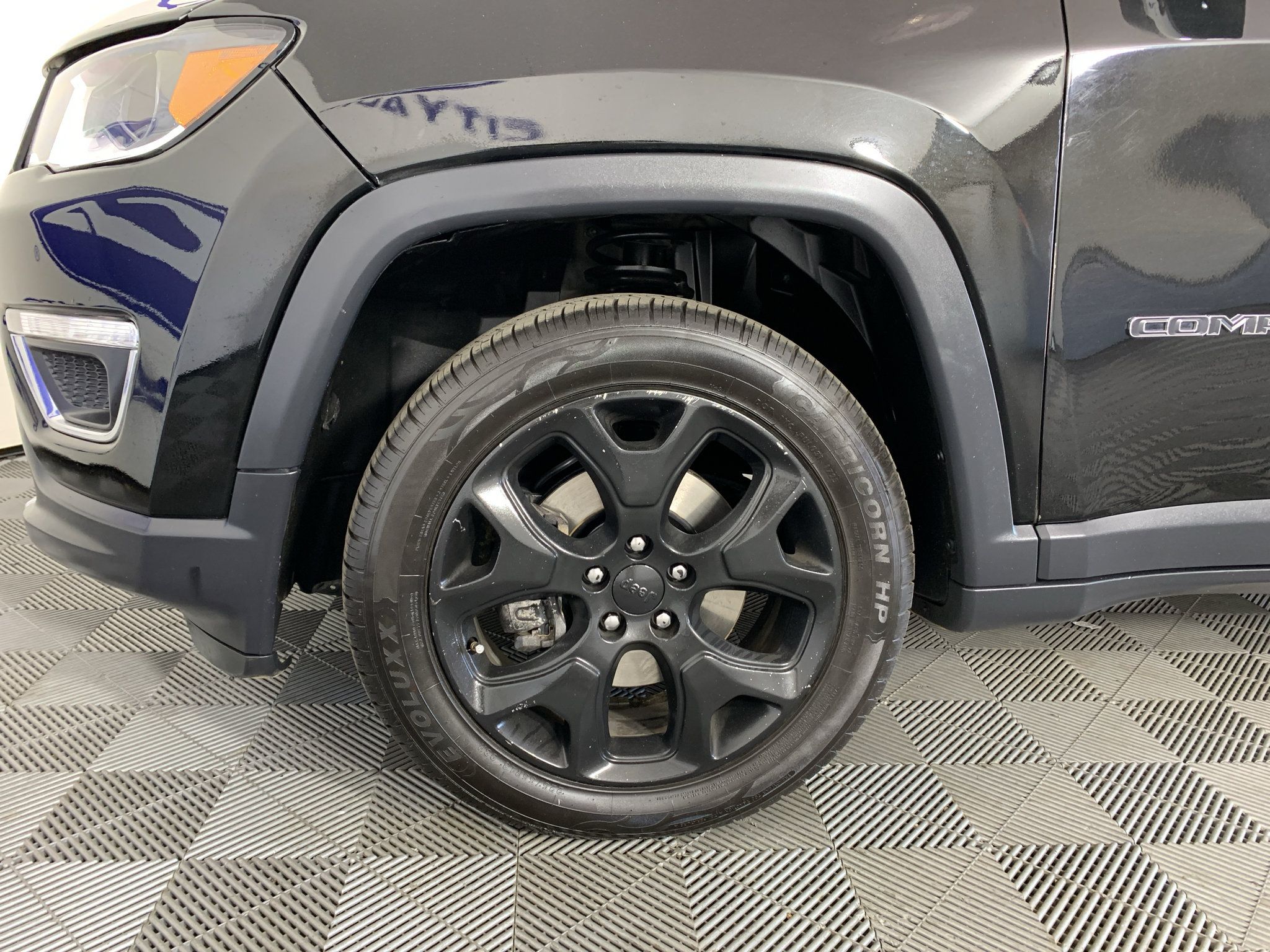 Used 2018 Jeep Compass Limited w/ Navigation Group AWD/4WD image 11
