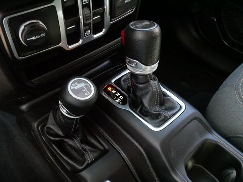 Used 2024 Jeep Wrangler Unlimited Sport AWD/4WD image 24