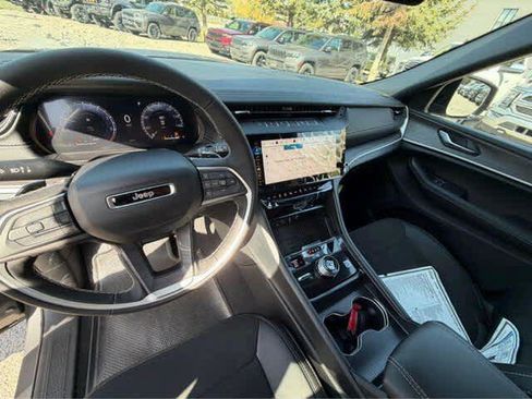 New 2026 Jeep Grand Cherokee Altitude AWD/4WD image 17