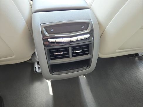 Used 2019 Cadillac XT5 Premium Luxury FWD image 11