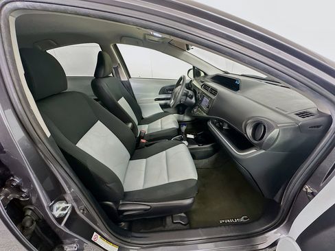 Used 2014 Toyota Prius C Three image 28