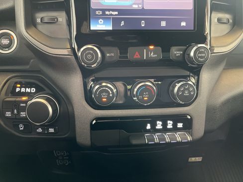 Used 2025 RAM 1500 Warlock AWD/4WD image 21