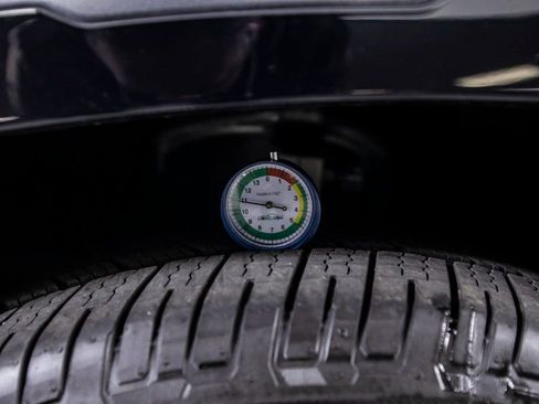 Used 2024 Land Rover Defender 90 Carpathian Edition image 39