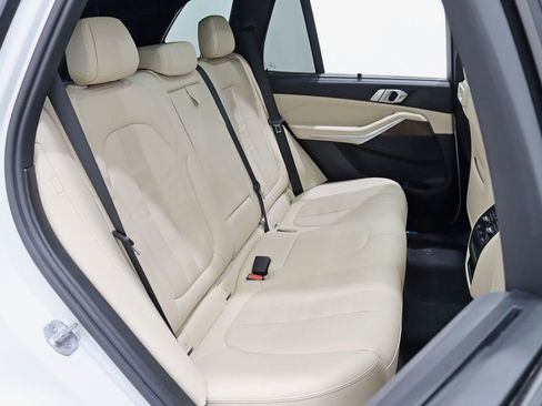 Used 2022 BMW X5 xDrive40i w/ M Sport Package image 29