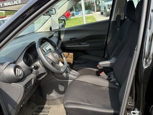 Used 2025 Nissan Kicks Play S FWD image 9