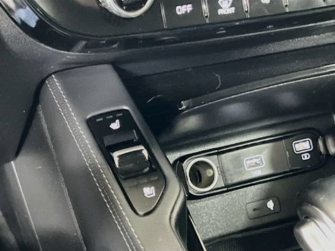 Certified 2022 Kia Telluride EX w/ EX Premium Package FWD image 21