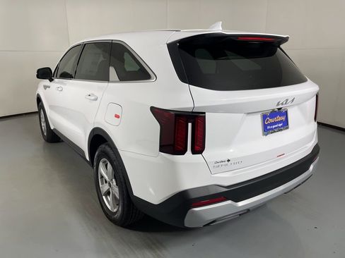 New 2026 Kia Sorento LX image 6