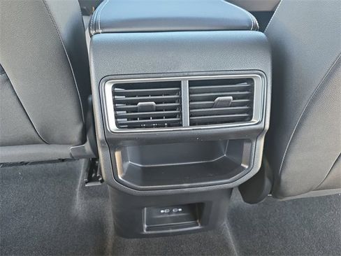 New 2026 Volkswagen Atlas Cross Sport SE image 14