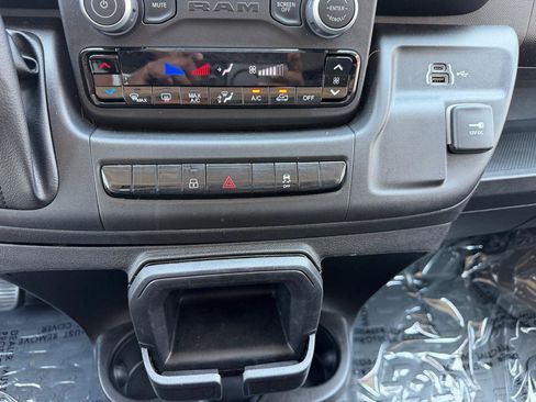 Used 2025 RAM ProMaster 2500 w/ U-Haul Equipment Group FWD image 22
