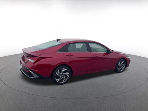 Used 2025 Hyundai Elantra Limited image 14