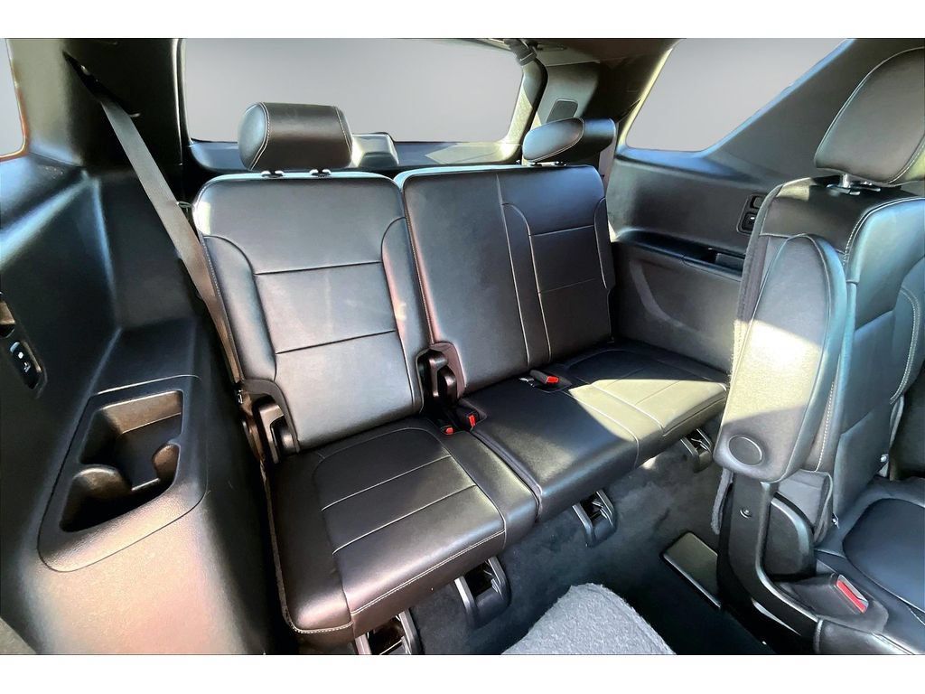 Used 2023 Chevrolet Traverse LT FWD image 22