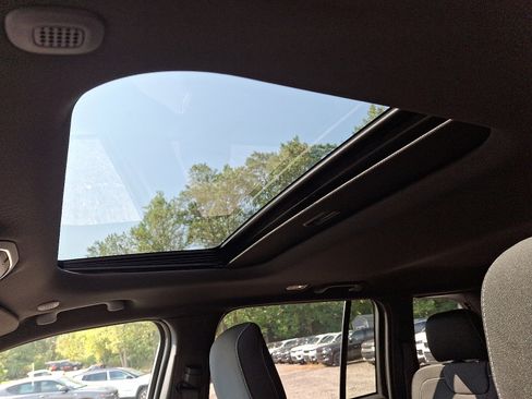 New 2025 Jeep Grand Cherokee Laredo X w/ Luxury Tech Group I image 8