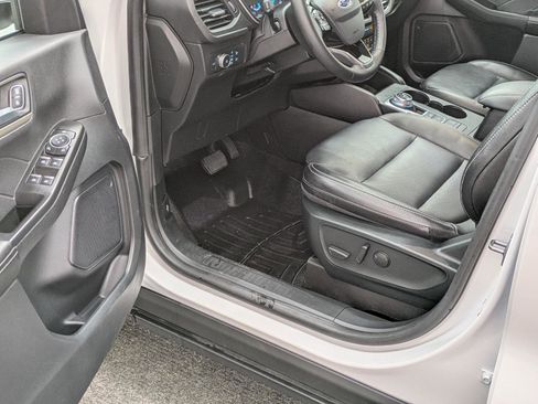 Used 2022 Ford Escape SEL image 25