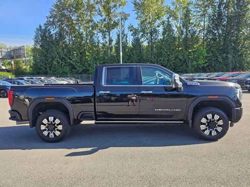 Used 2025 GMC Sierra 3500 Denali w/ Denali Reserve Package AWD/4WD image 4