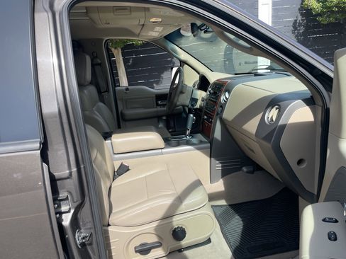 Used 2005 Ford F150 Lariat image 9