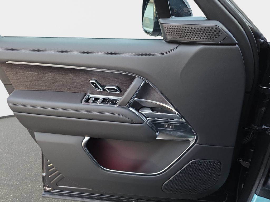 New 2026 Land Rover Range Rover SE AWD/4WD image 19