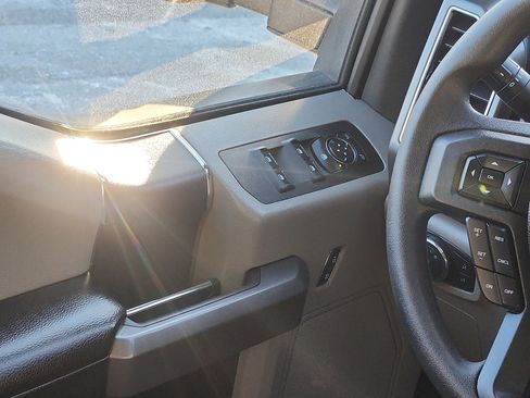 Used 2019 Ford F150 XLT w/ Trailer Tow Package image 12