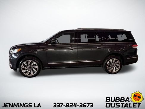 Used 2022 Lincoln Navigator L Reserve RWD image 2
