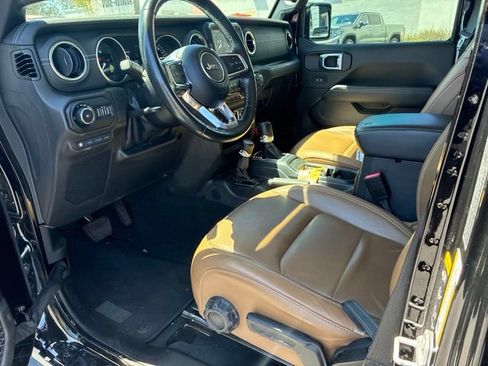 Used 2022 Jeep Wrangler Unlimited Sahara w/ Cold Weather Group AWD/4WD image 4