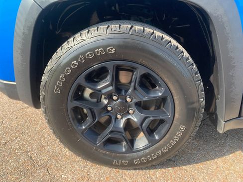 Used 2022 Jeep Cherokee Latitude w/ Trailer Tow Group AWD/4WD image 34
