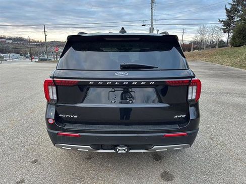 New 2025 Ford Explorer Active w/ Active Comfort Package image 3