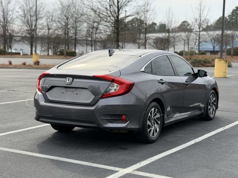 Used 2017 Honda Civic EX image 9