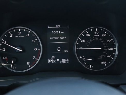 Certified 2025 Subaru Crosstrek 2.5i Limited w/ Crosstrek Mirror Package image 32