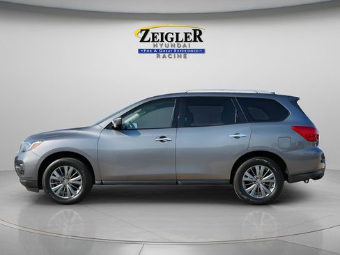Used 2019 Nissan Pathfinder SV AWD/4WD image 4