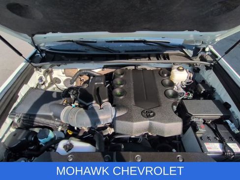 Used 2023 Toyota 4Runner TRD Off-Road Premium w/ Moonroof Package AWD/4WD image 31