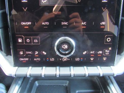 Used 2025 GMC Acadia Elevation image 46