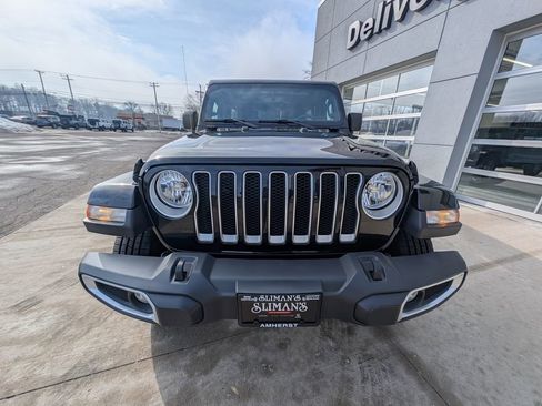 Used 2023 Jeep Wrangler Sahara image 9