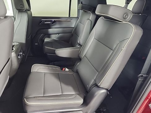 New 2025 Chevrolet Suburban Premier image 24