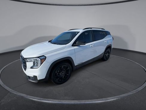 Certified 2023 GMC Terrain SLE w/ Driver Convenience Package image 4