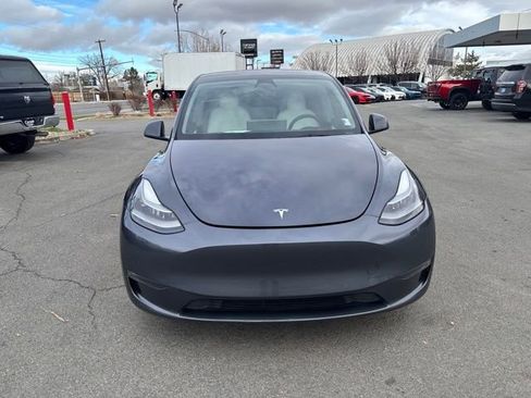 Used 2022 Tesla Model Y Performance image 9