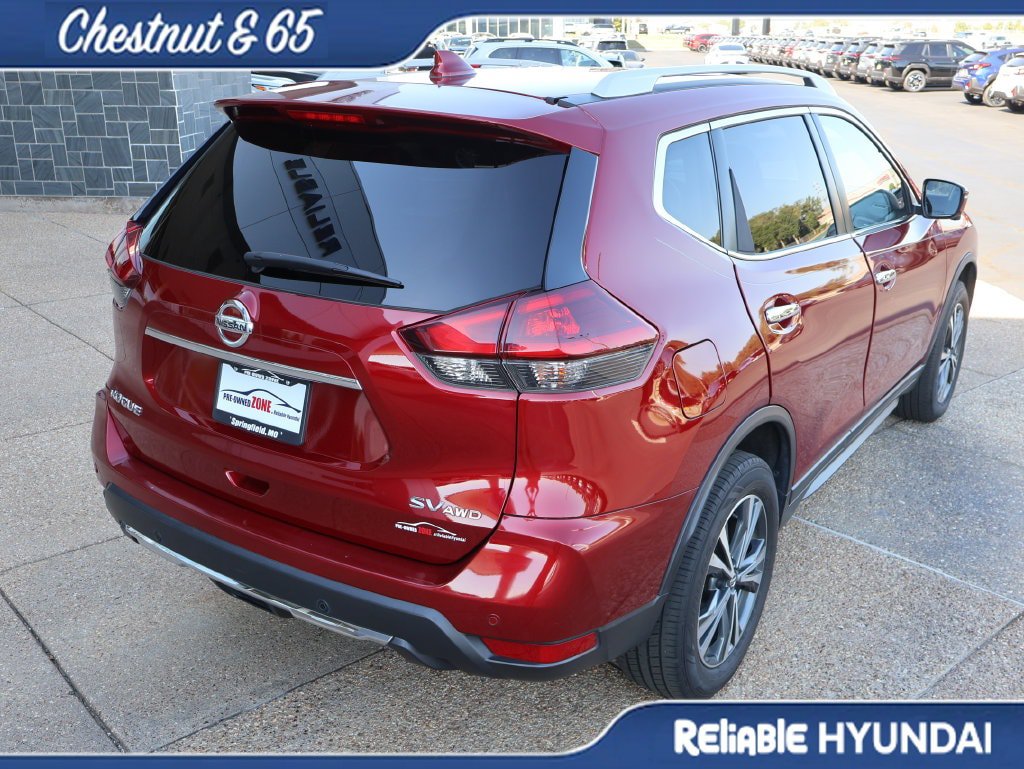 Used 2019 Nissan Rogue SV w/ Sun & Sound Touring Package AWD/4WD image 6