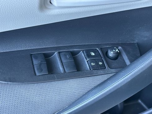 Used 2024 Toyota Corolla LE w/ LE Convenience Package FWD image 13