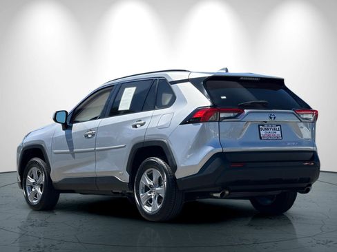 Used 2022 Toyota RAV4 LE image 6