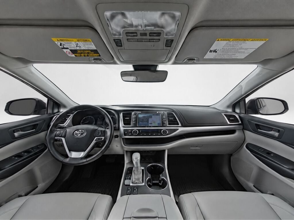 Used 2019 Toyota Highlander XLE AWD/4WD image 13