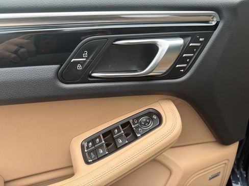 Used 2023 Porsche Macan S AWD/4WD image 27
