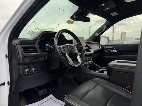 Used 2023 GMC Yukon SLT AWD/4WD image 8