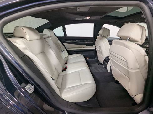 Used 2015 BMW 750Li RWD image 34