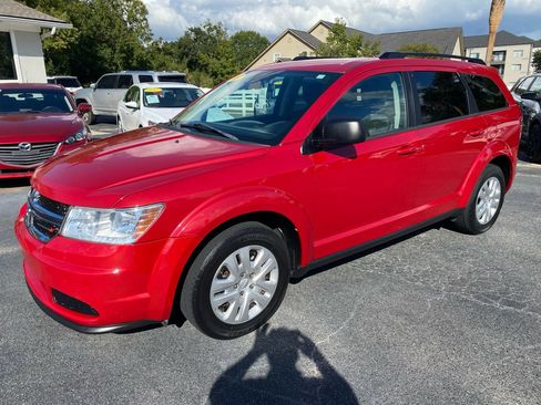 Used 2017 Dodge Journey SE image 1